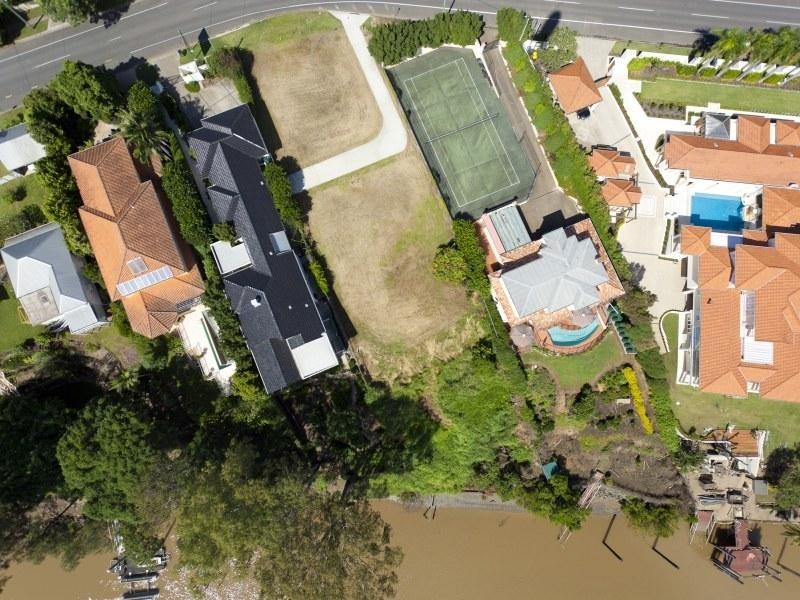 133-135 King Arthur Terrace, Tennyson QLD 4105