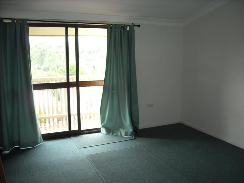 8/77 Warren Street, St Lucia QLD 4067