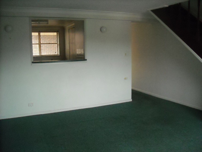 8/77 Warren Street, St Lucia QLD 4067