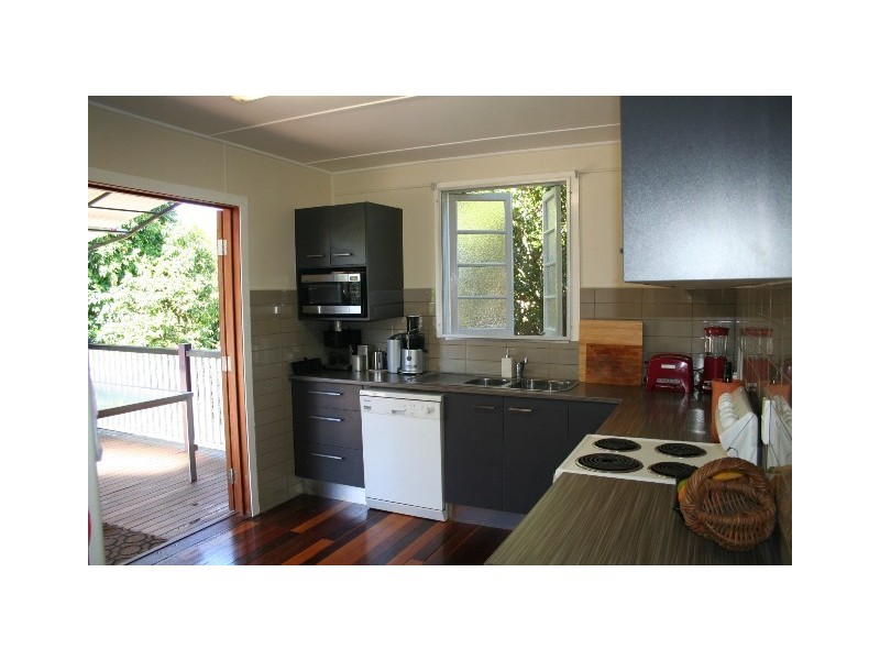 74 Dewar Tce, Sherwood QLD 4075