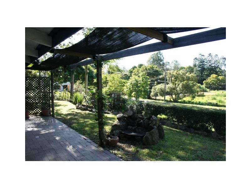 4 Eddystone Rd, Corinda QLD 4075