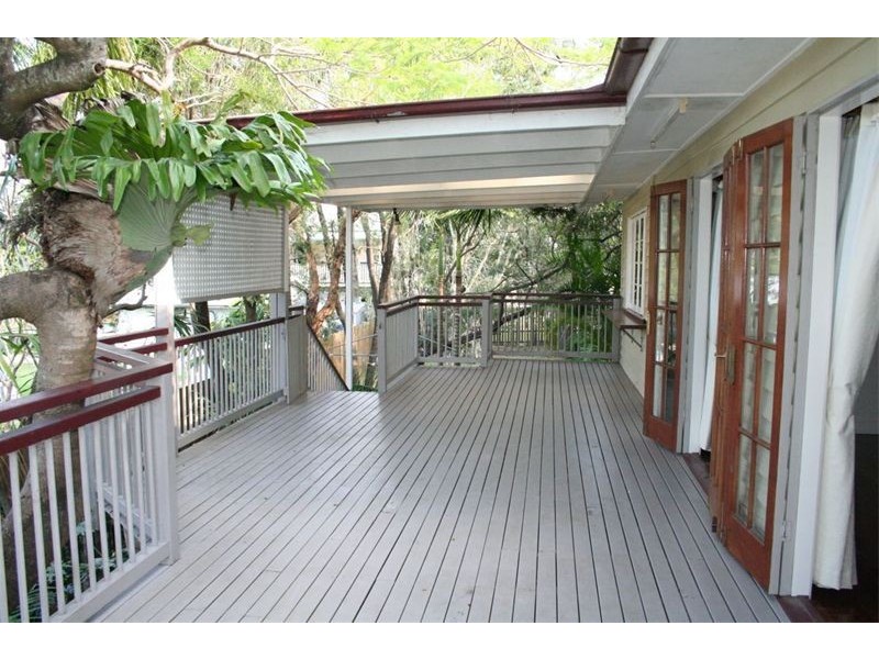 61 Plumer St, Sherwood QLD 4075