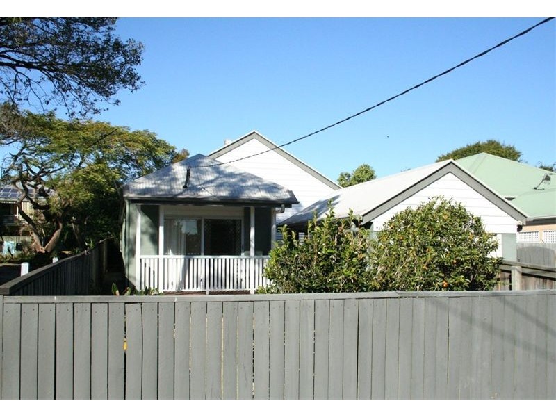 143 Long Street East, Graceville QLD 4075