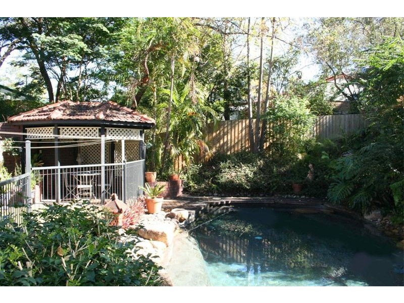 10 Bejimba Street, Kenmore QLD 4069