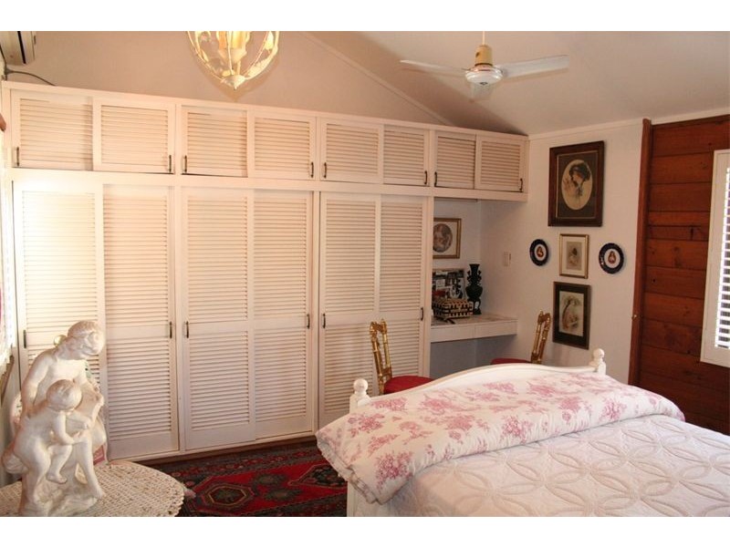 10 Bejimba Street, Kenmore QLD 4069