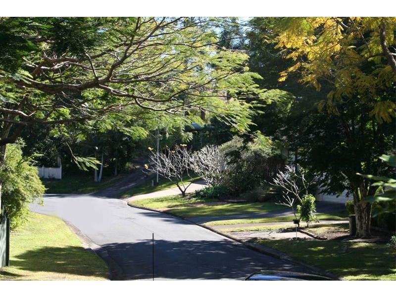 10 Bejimba Street, Kenmore QLD 4069