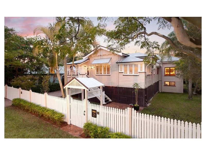 82 Hargreaves Avenue, Chelmer QLD 4068