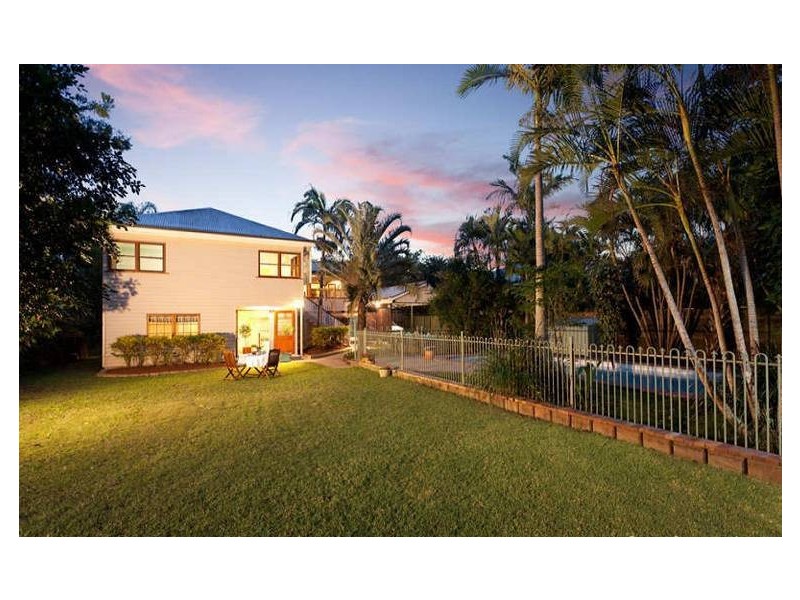82 Hargreaves Avenue, Chelmer QLD 4068