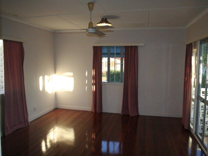63 Camelot Street, Tennyson QLD 4105