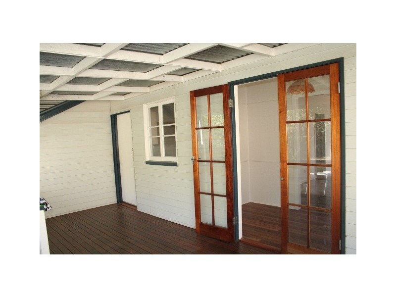 13 Waratah Avenue, Graceville QLD 4075