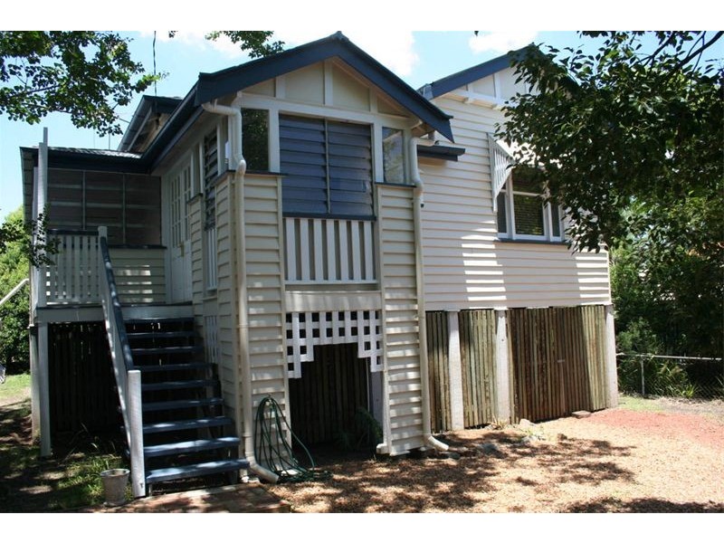 698 Oxley Road, Corinda QLD 4075