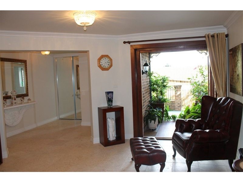 11/27 Swann Road, Taringa QLD 4068