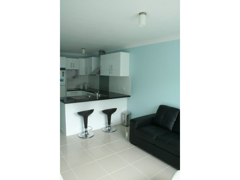 2/73 Honour Ave, Chelmer QLD 4068