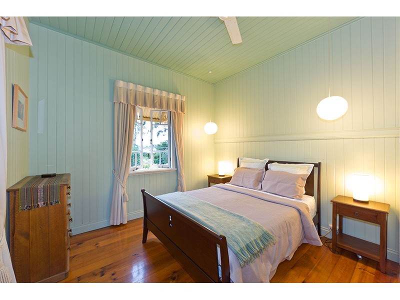 47 Strong Avenue, Graceville QLD 4075