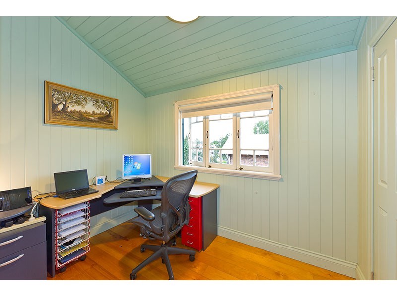 47 Strong Avenue, Graceville QLD 4075