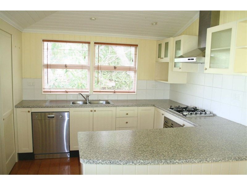 9 Douglas Street, Sherwood QLD 4075