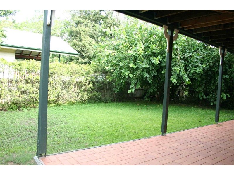 9 Douglas Street, Sherwood QLD 4075