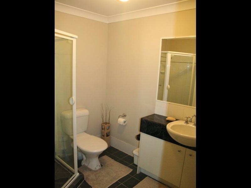 2/532A Oxley Road, Sherwood QLD 4075