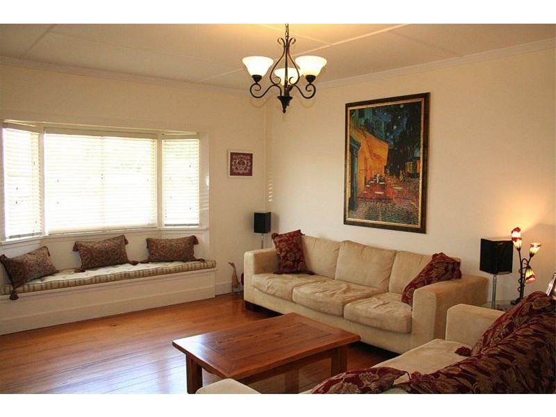 31 Blackheath Road, Oxley QLD 4075