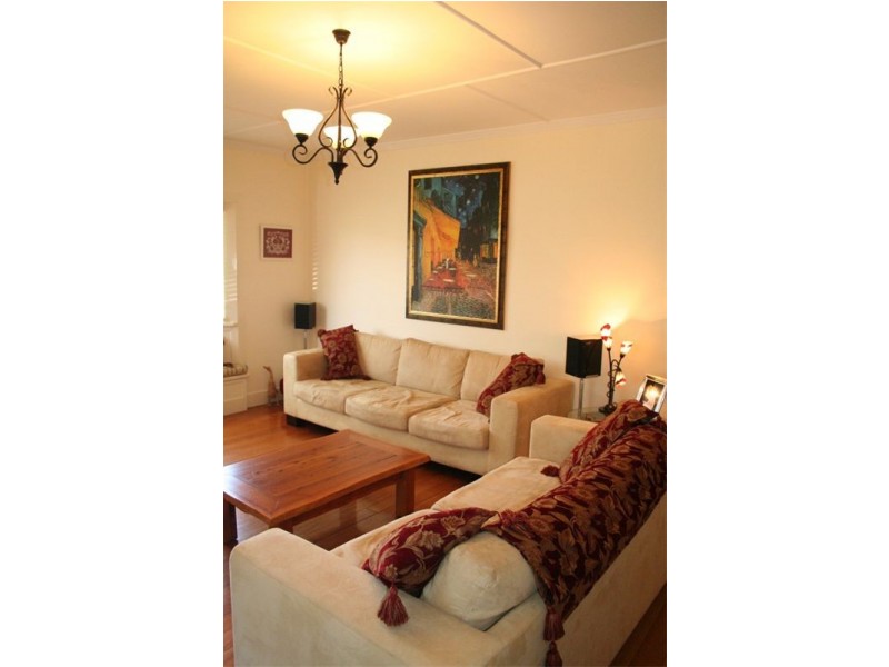 31 Blackheath Road, Oxley QLD 4075