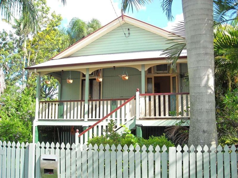 23 Strong Ave, Graceville QLD 4075