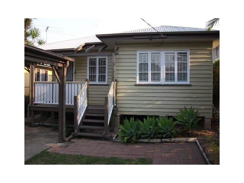 99 Hargreaves Ave, Chelmer QLD 4068