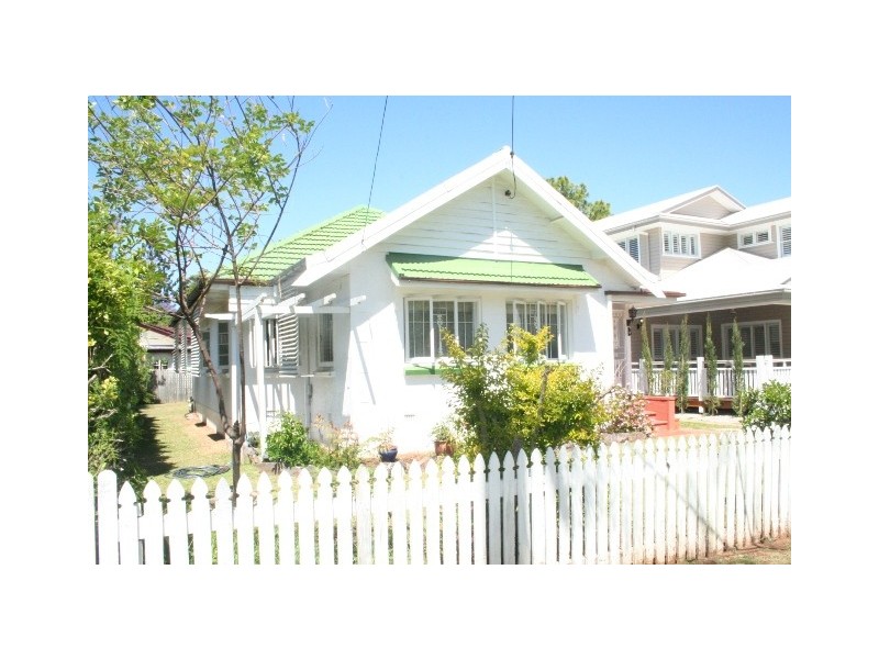 66 Mortlake Road, Graceville QLD 4075