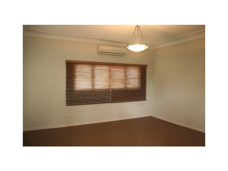 56 William Terrace, Oxley QLD 4075