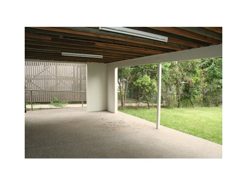 136 Central Avenue, Sherwood QLD 4075