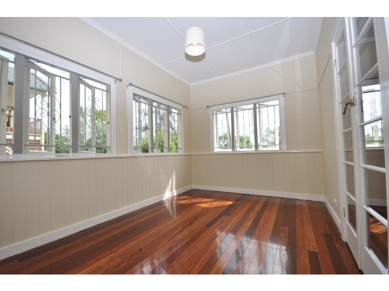 51 Waratah Avenue, Graceville QLD 4075