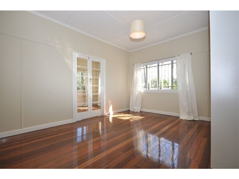 51 Waratah Avenue, Graceville QLD 4075