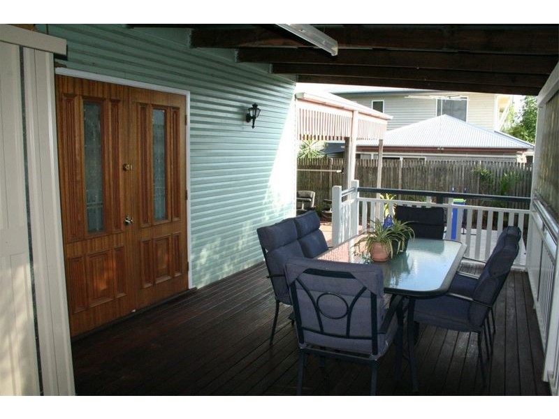 91 Graceville Ave, Graceville QLD 4075