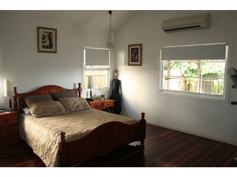 91 Graceville Ave, Graceville QLD 4075