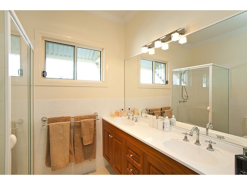 62 Plumer Street, Sherwood QLD 4075