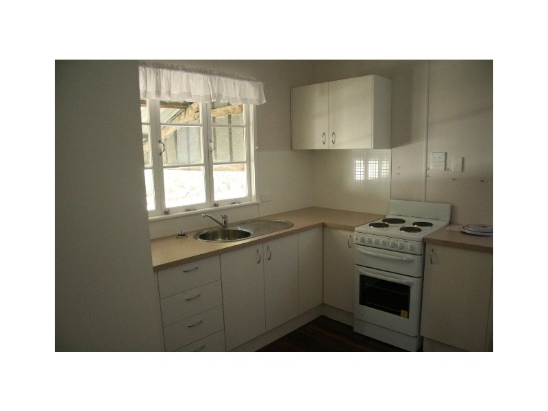 9 Waratah Ave, Graceville QLD 4075