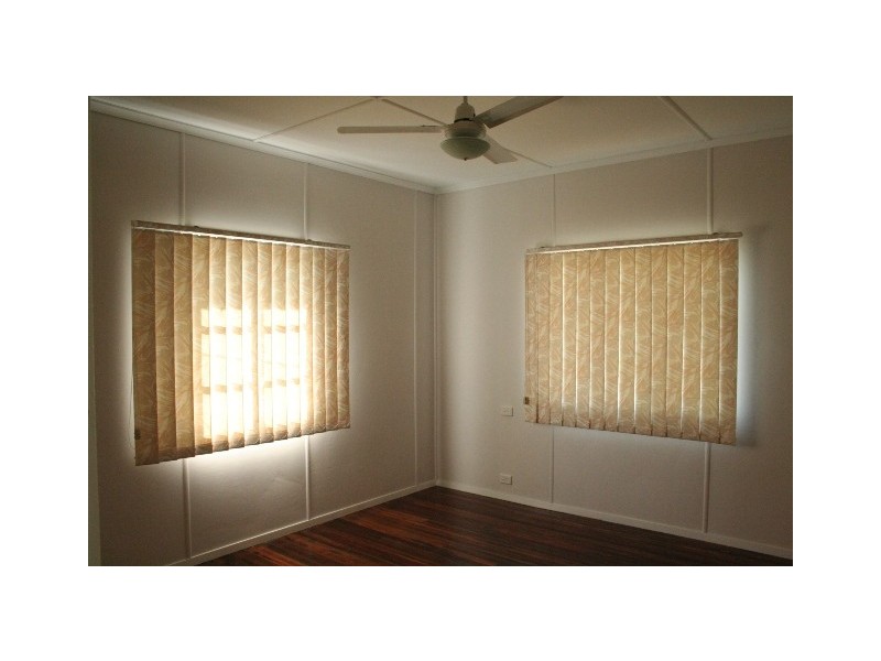 9 Waratah Ave, Graceville QLD 4075