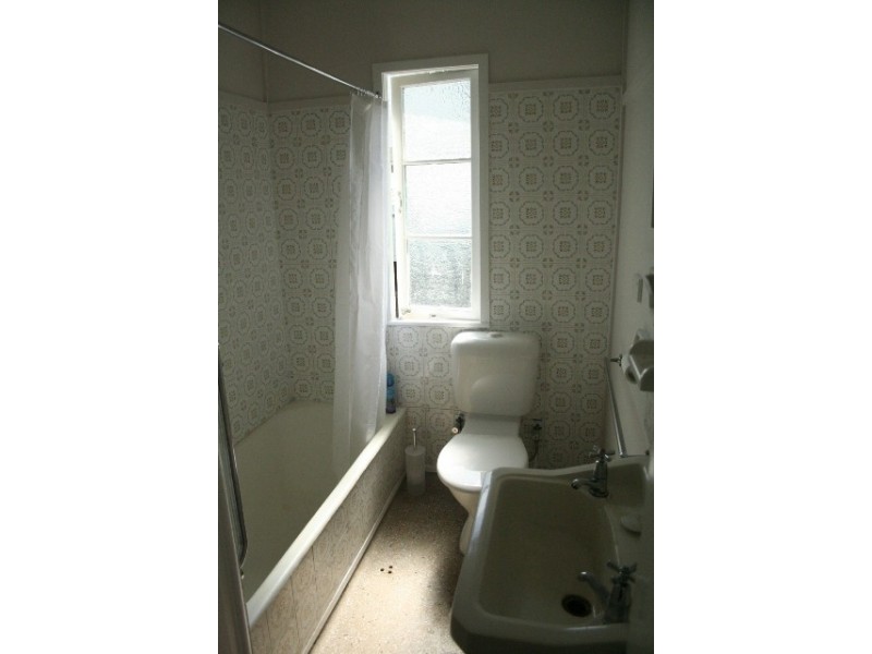 9 Waratah Ave, Graceville QLD 4075