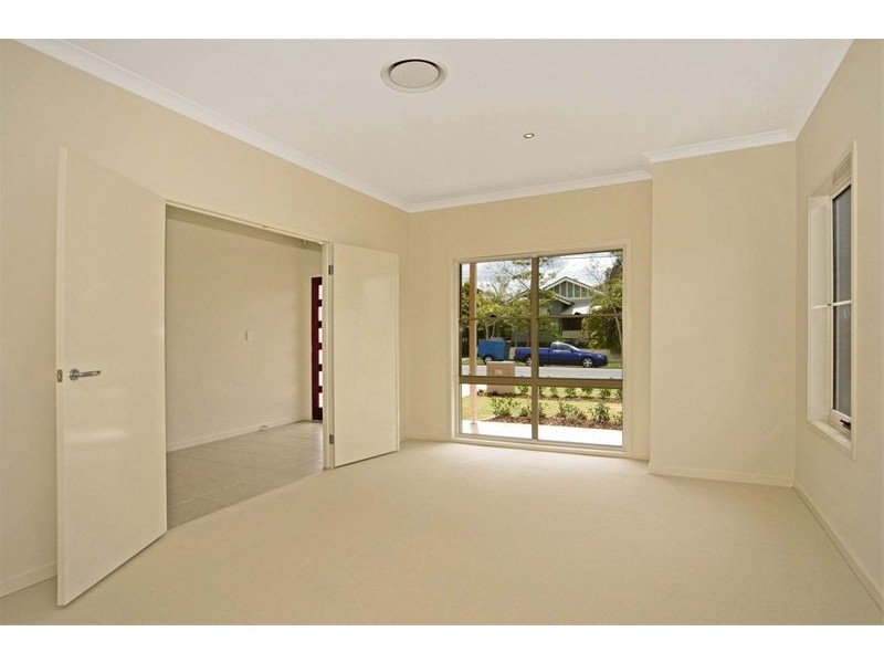 18 Crawford Road, Chelmer QLD 4068