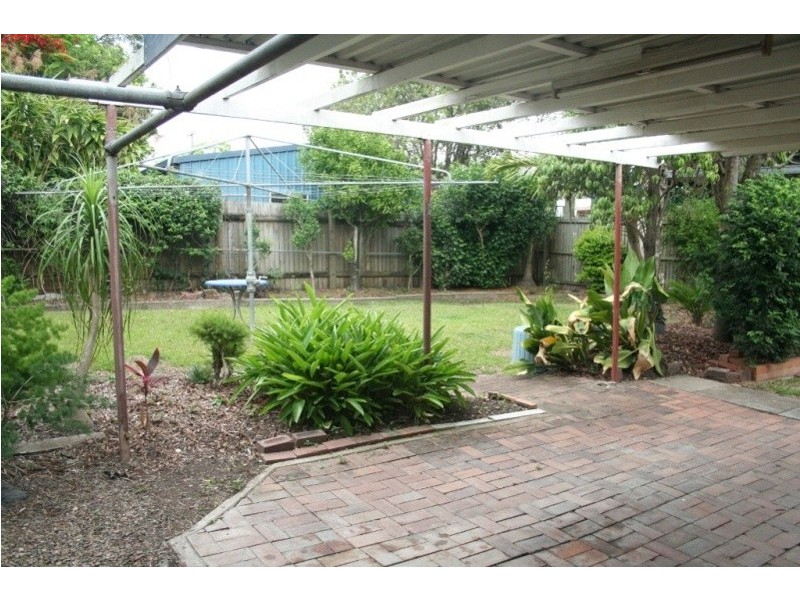 17 Lawson Street, Oxley QLD 4075