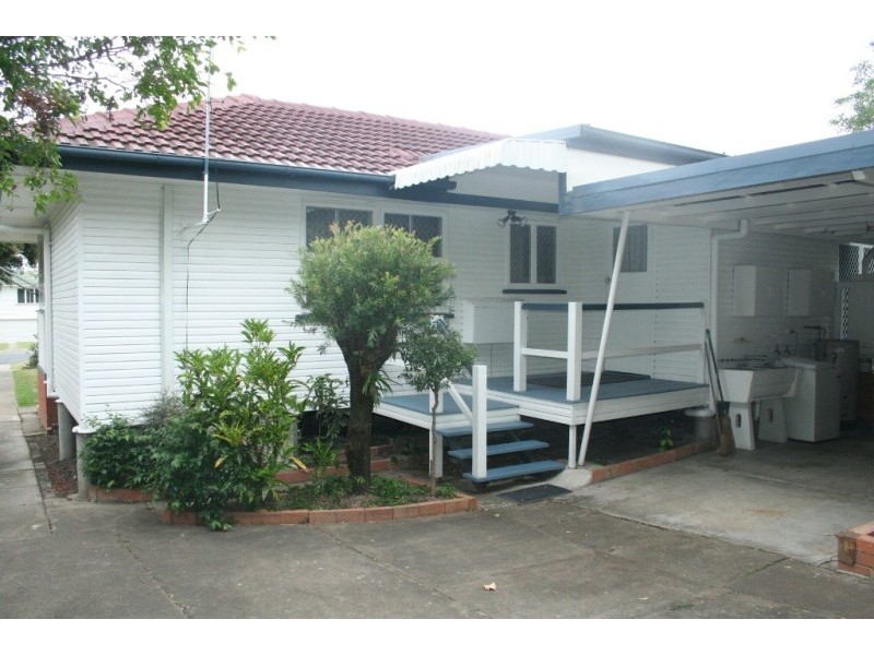 17 Lawson Street, Oxley QLD 4075