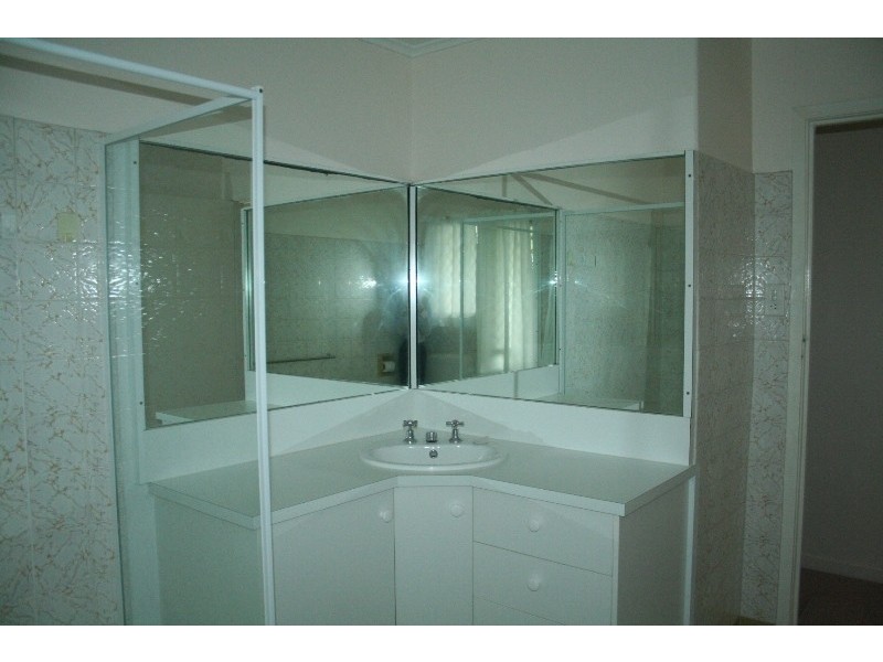 17 Lawson Street, Oxley QLD 4075