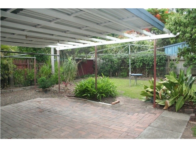 17 Lawson Street, Oxley QLD 4075