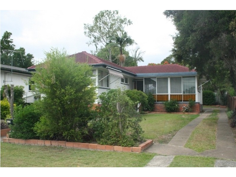 17 Lawson Street, Oxley QLD 4075