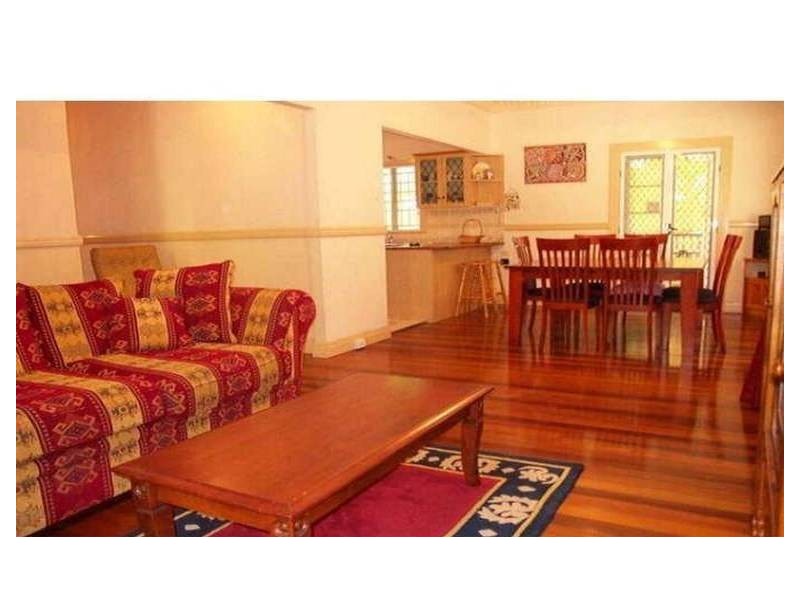 21 Waverley Street, Annerley QLD 4103