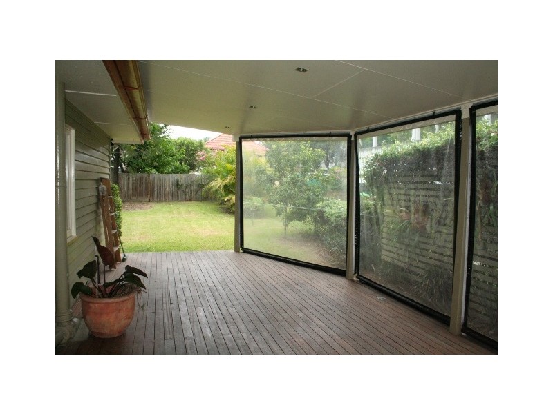 271 Long Street East, Graceville QLD 4075