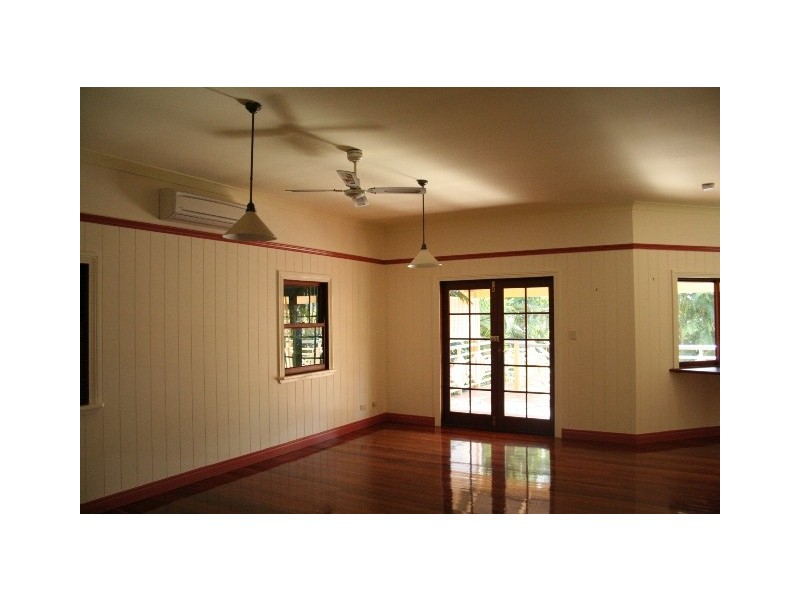 8 Allen Street, Corinda QLD 4075