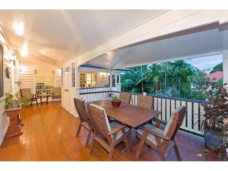 53 Bank Road, Graceville QLD 4075