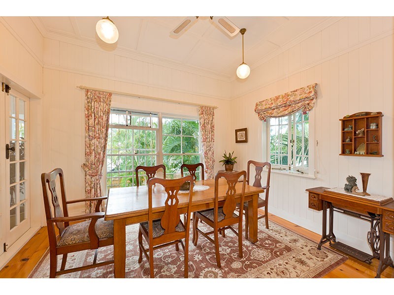 53 Bank Road, Graceville QLD 4075