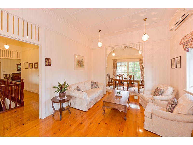 53 Bank Road, Graceville QLD 4075