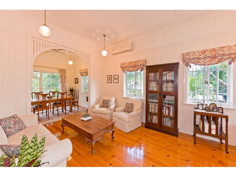 53 Bank Road, Graceville QLD 4075